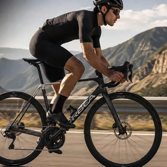 Javi Sanz (@bicicletassanchis) entrenando en bici